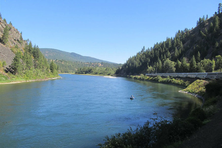 210 77 Eastbound Along the Kootenay River in Idaho