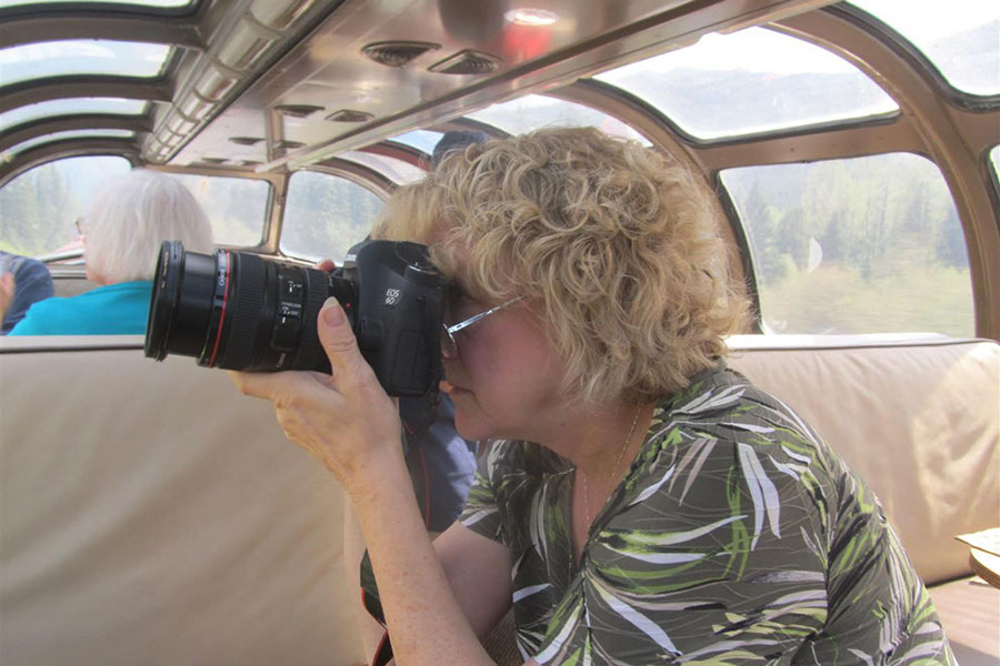 240 87 Sandy Kettelkamp Gets A Picture of Glacier Park