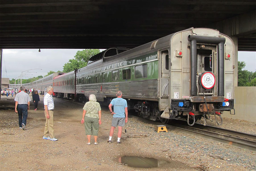 040 17 Westbound Service Stop At Minot ND